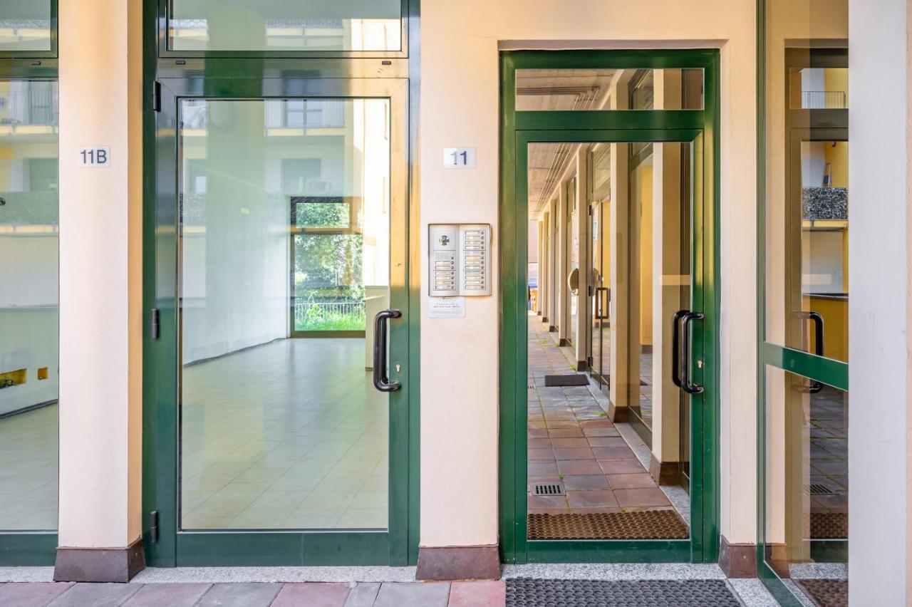 Parma Residential Apartment Con Balcone Luaran gambar